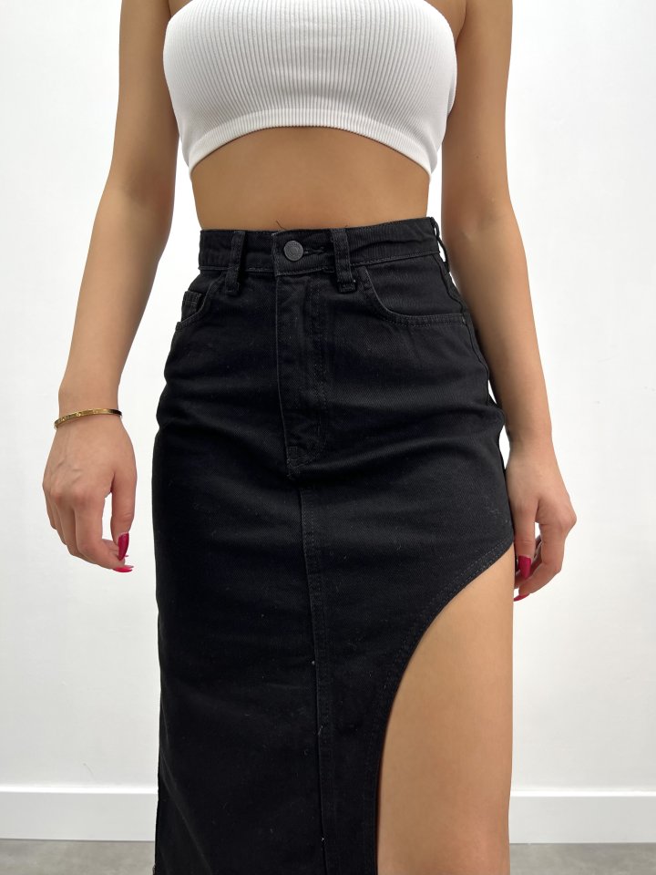 Lycra-free side-slit skirt